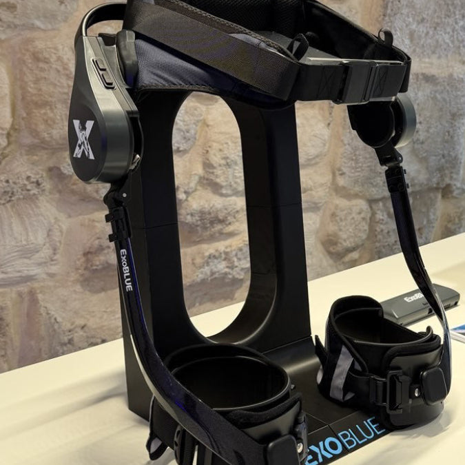 Présentoir d'exosquelette conçu et imprimé en 3D pour Exoblue